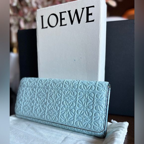 LOEWE ANAGRAM Imprinted Baby Blue Leather Gold Metal Snap Zip Coin Wallet - Picture 2 of 16